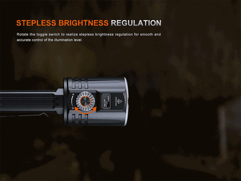 Senter searchlight Fenix LR36R dengan white light laser