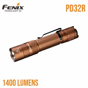 Fenix PD32R senter taktis 1400 lumen, tahan air dan debu.